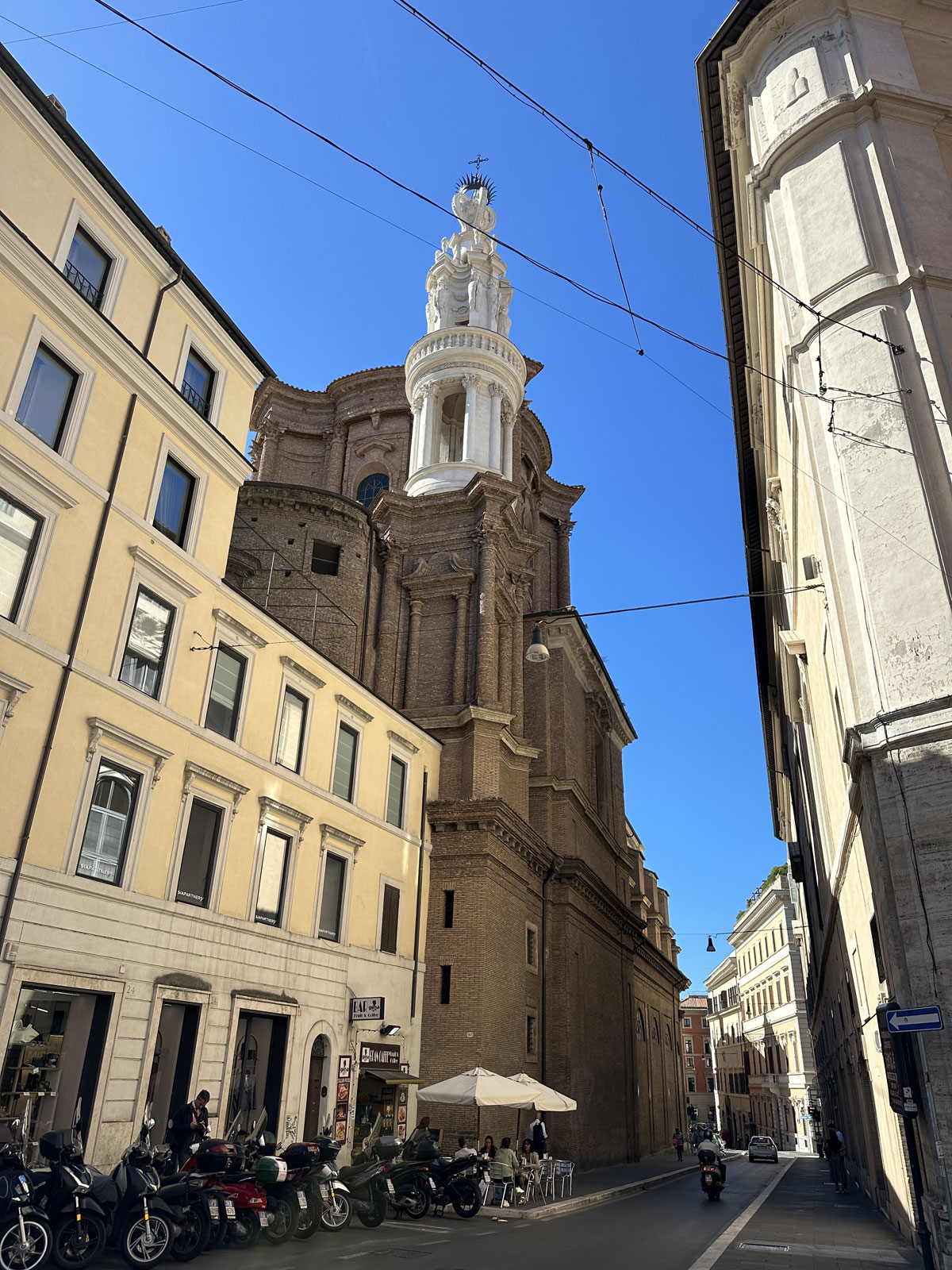 Базилика Сант-Андреа-делле-Фратте (итал. La basilica di Sant'Andrea delle Fratte) в Риме