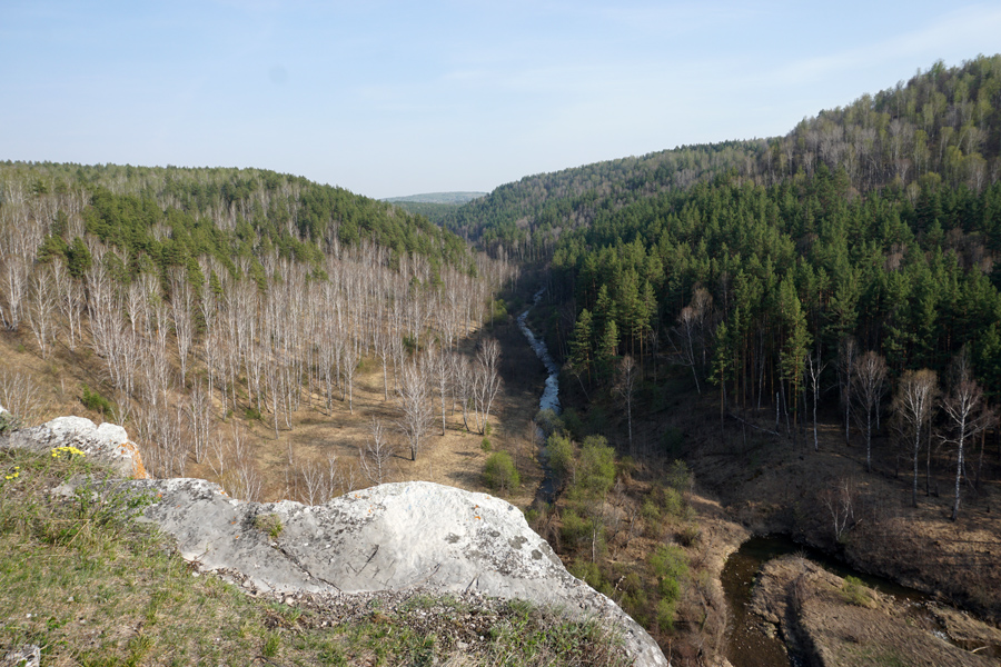 Вид со скалы Салавата. Фото: vashehobbyrf.ru, май 2023