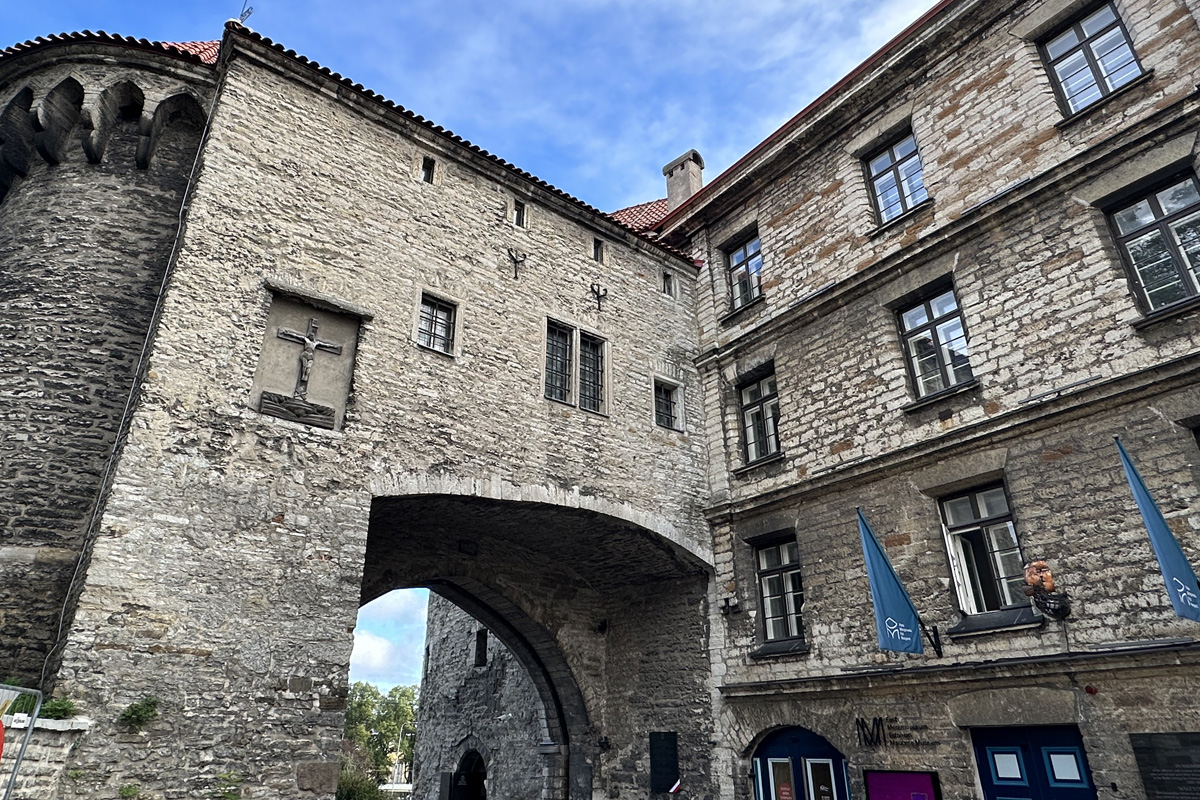 Большие Морские ворота (эст. Suur Rannavärav) в Таллине