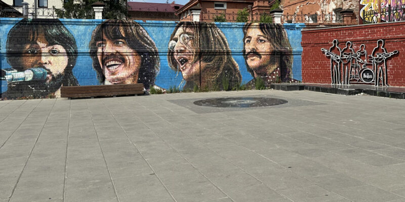 Памятник группе «The Beatles»