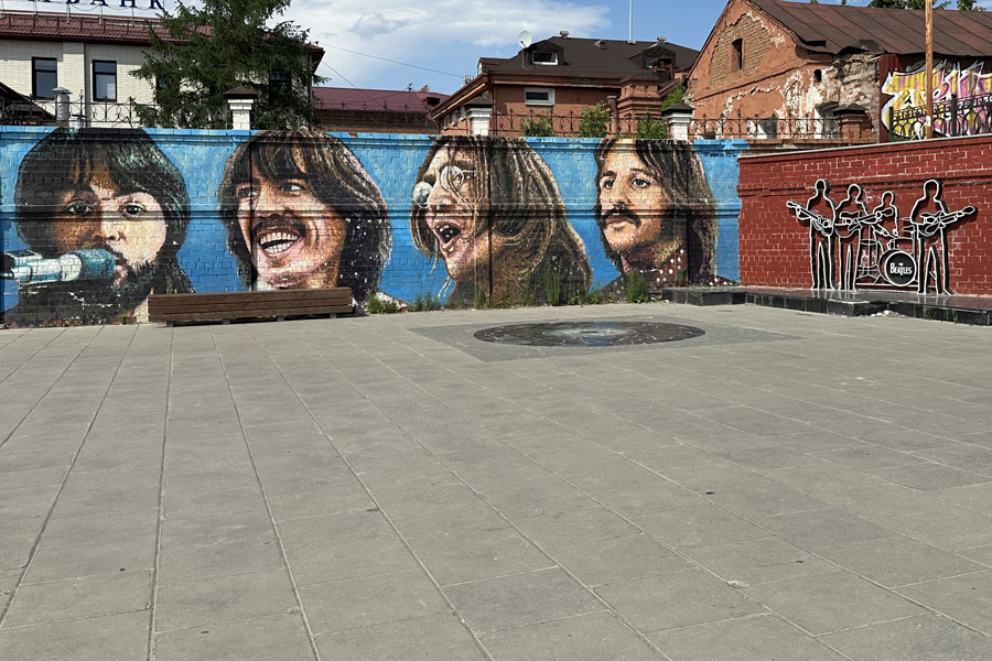 Памятник группе «The Beatles»
