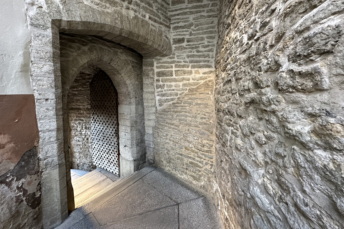 Ворота Люхике-Ялг в Таллине