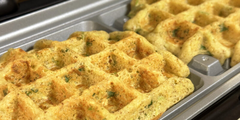 Вафли из нутовой муки с цукини