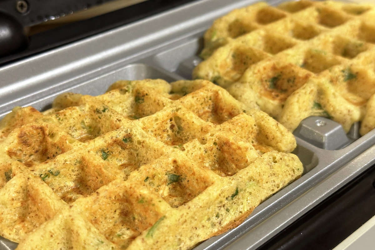 Вафли из нутовой муки с цукини